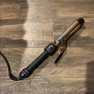 1 1/4 hot took curling iron. New, good condition